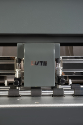 Режущий плоттер LISTII A3MAX 4D c автоподачей и двумя инструментами